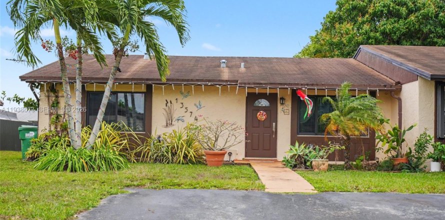 Touwnhouse à Miami, Floride 2 chambres, 91.6 m2 № 1997859