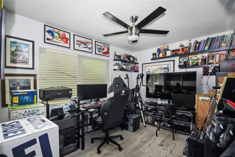 Touwnhouse à vendre à Miami, Floride: 2 chambres, 91.6 m2 № 1997859 - photo 15