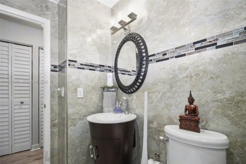 Touwnhouse à vendre à Miami, Floride: 2 chambres, 91.6 m2 № 1997859 - photo 14