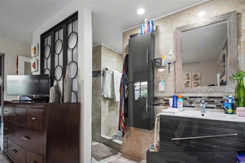 Touwnhouse à vendre à Miami, Floride: 2 chambres, 91.6 m2 № 1997859 - photo 24