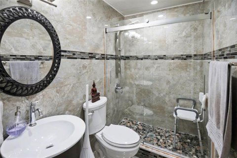 Touwnhouse à vendre à Miami, Floride: 2 chambres, 91.6 m2 № 1997859 - photo 13