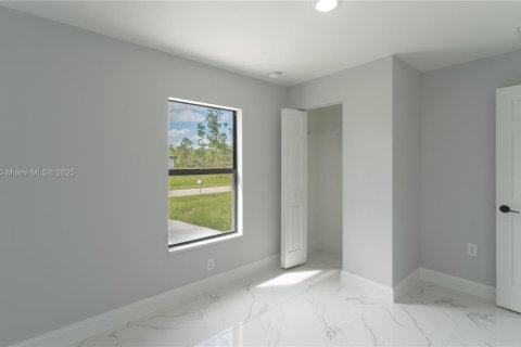 Casa en venta en Lehigh Acres, Florida, 3 dormitorios, 110.37 m2 № 1707604 - foto 13