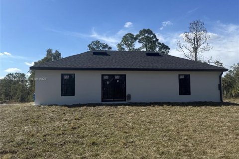 Casa en venta en Lehigh Acres, Florida, 3 dormitorios, 110.37 m2 № 1707604 - foto 4