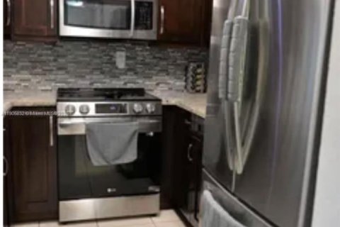 Купить кондоминиум в Майами, Флорида 1 спальня, 78.97м2, № 2054701 - фото 2