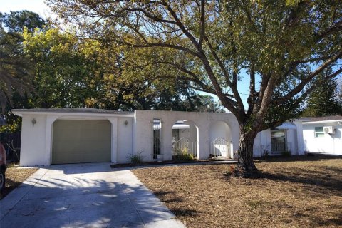 Villa ou maison à Holiday, Floride 2 chambres, 119.75 m2 № 2231784