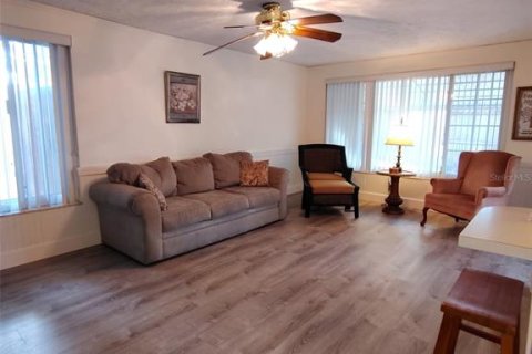 House in Holiday, Florida 2 bedrooms, 119.75 sq.m. № 2231784 - photo 6