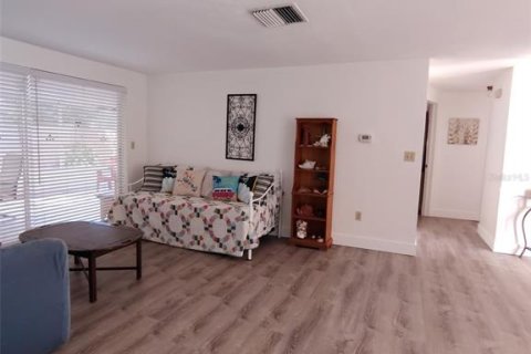 House in Holiday, Florida 2 bedrooms, 119.75 sq.m. № 2231784 - photo 2