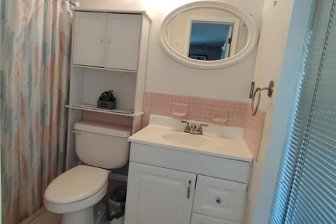 House in Holiday, Florida 2 bedrooms, 119.75 sq.m. № 2231784 - photo 8