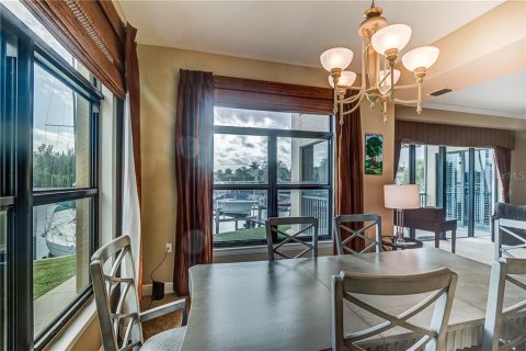 Condominio en alquiler en Punta Gorda, Florida, 2 dormitorios, 171.96 m2 № 248661 - foto 6