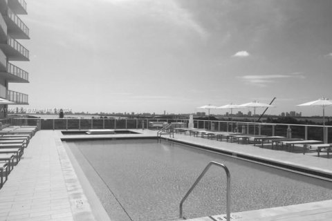 Condominio en venta en Miami, Florida, 1 dormitorio, 60.2 m2 № 2077030 - foto 11