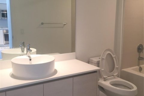 Condominio en venta en Miami, Florida, 1 dormitorio, 60.2 m2 № 2077030 - foto 2