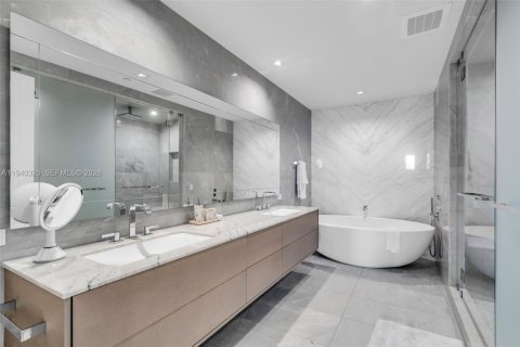 Condo in Sunny Isles Beach, Florida, 3 bedrooms  № 1997856 - photo 17