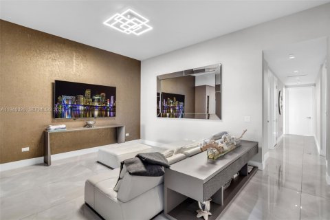 Condo in Sunny Isles Beach, Florida, 3 bedrooms  № 1997856 - photo 12