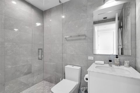 Condo in Sunny Isles Beach, Florida, 3 bedrooms  № 1997856 - photo 22