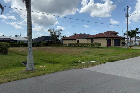Land in Cape Coral, Florida № 361283 - photo 4