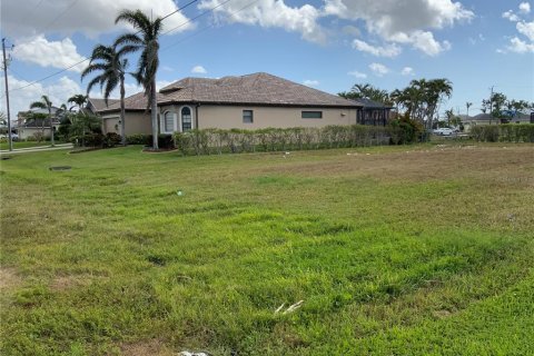 Land in Cape Coral, Florida № 361283 - photo 7