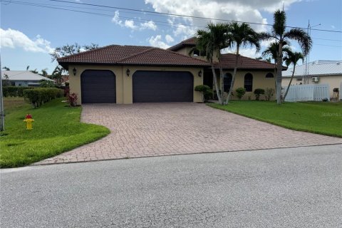 Land in Cape Coral, Florida № 361283 - photo 6