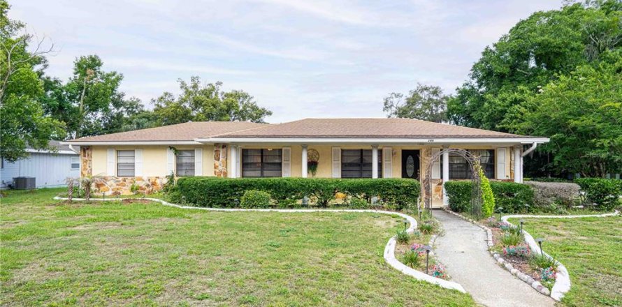 Villa ou maison à Minneola, Floride 5 chambres, 185.62 m2 № 2233636