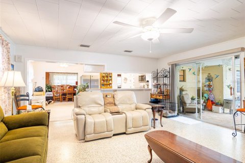 Villa ou maison à vendre à Minneola, Floride: 5 chambres, 185.62 m2 № 2233636 - photo 3
