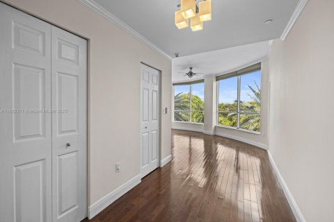 Condo in Miami, Florida, 3 bedrooms  № 1890637 - photo 8