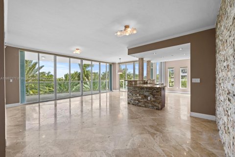Condo in Miami, Florida, 3 bedrooms  № 1890637 - photo 4