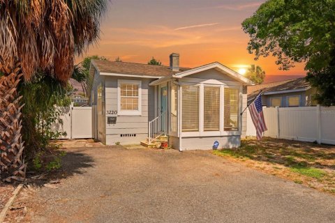 Casa en Saint Petersburg, Florida 2 dormitorios, 65.4 m2 № 2151580