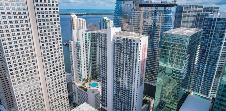 Apartment in Miami, Florida 2 bedrooms, 123 sq.m. № 1850432