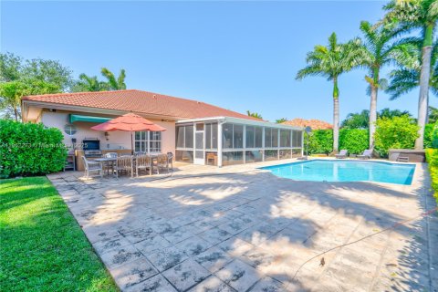 House in Cutler Bay, Florida 5 bedrooms, 260.59 sq.m. № 1892658 - photo 10