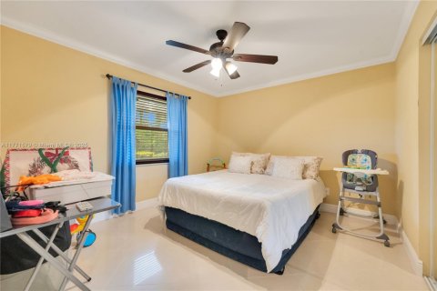 House in Coral Springs, Florida 4 bedrooms, 243.4 sq.m. № 1705401 - photo 20
