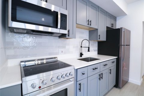 Apartment in Miami, Florida 2 bedrooms, 76.64 sq.m. № 1988830 - photo 1