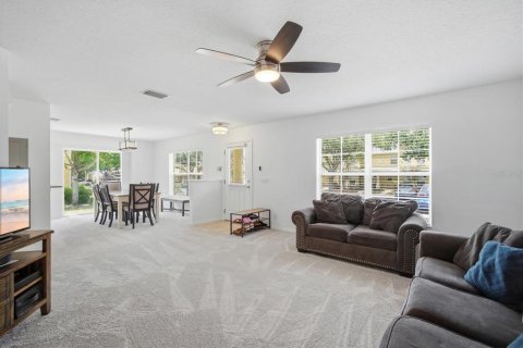Townhouse in Valrico, Florida 3 bedrooms, 130.81 sq.m. № 2151795 - photo 3