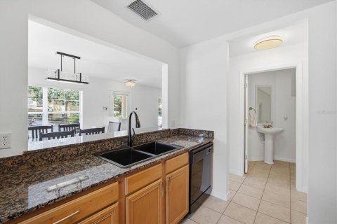 Townhouse in Valrico, Florida 3 bedrooms, 130.81 sq.m. № 2151795 - photo 4