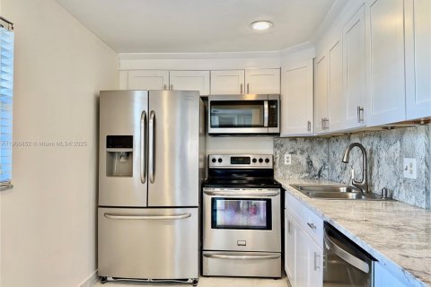 Copropriété à vendre à Boynton Beach, Floride: 1 chambre, 70.05 m2 № 1963787 - photo 1