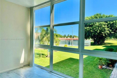 Copropriété à vendre à Boynton Beach, Floride: 1 chambre, 70.05 m2 № 1963787 - photo 12