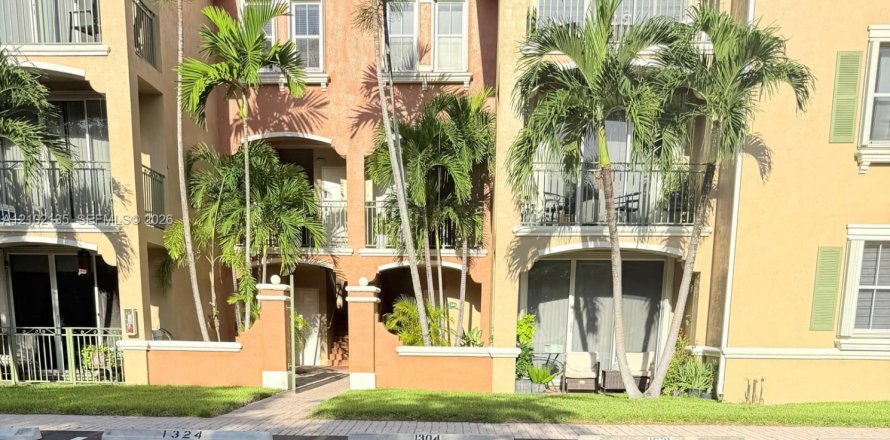 Condo à Doral, Floride, 3 chambres  № 2409353
