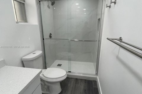 Copropriété à louer à Doral, Floride: 3 chambres, 118.08 m2 № 2409353 - photo 9