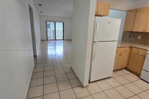 Condo in Miami, Florida, 2 bedrooms  № 1994913 - photo 16