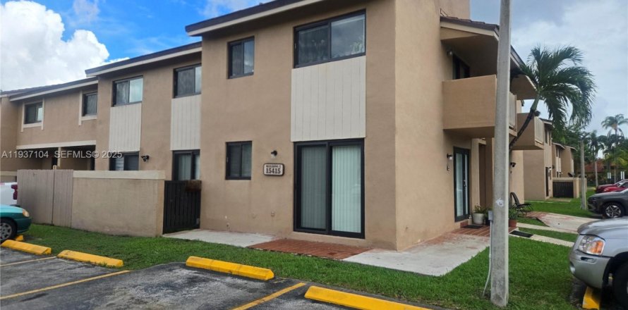 Commercial property in Miami, Florida 2 bedrooms, 80.08 sq.m. № 1994913