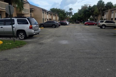 Commercial property in Miami, Florida 2 bedrooms, 80.08 sq.m. № 1994913 - photo 6