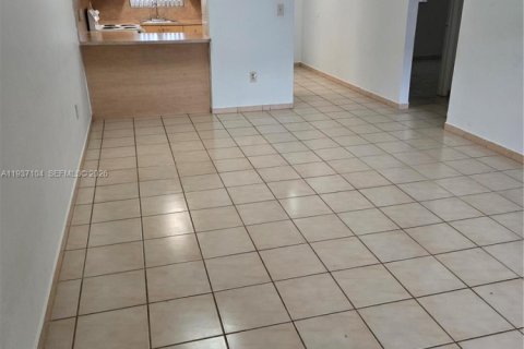 Condo in Miami, Florida, 2 bedrooms  № 1994913 - photo 19