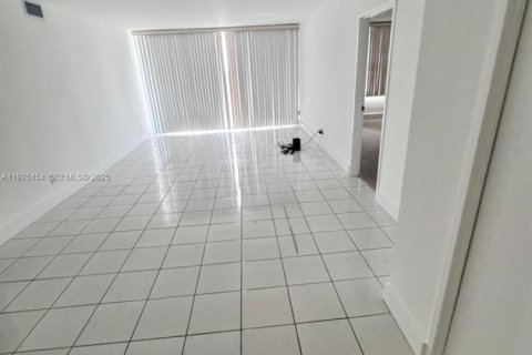 Copropriété à louer à Miami Beach, Floride: 2 chambres, 96.62 m2 № 1983765 - photo 2