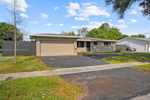 Купить виллу или дом в Плантация, Флорида 3 спальни, 136.85м2, № 1988486 - фото 3