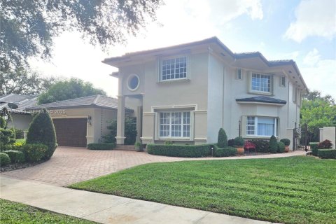 House in Miami Lakes, Florida 5 bedrooms, 349.96 sq.m. № 2035842 - photo 2