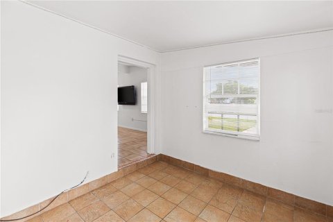 House in Port Charlotte, Florida 3 bedrooms, 102.19 sq.m. № 1854241 - photo 6