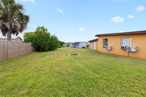 House in Port Charlotte, Florida 3 bedrooms, 102.19 sq.m. № 1854241 - photo 23