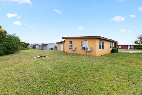 House in Port Charlotte, Florida 3 bedrooms, 102.19 sq.m. № 1854241 - photo 22