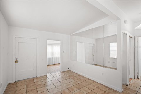 House in Port Charlotte, Florida 3 bedrooms, 102.19 sq.m. № 1854241 - photo 3