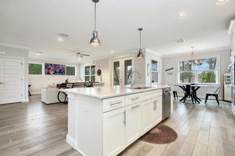 Villa ou maison à vendre à Tampa, Floride: 4 chambres, 209.87 m2 № 2388647 - photo 17