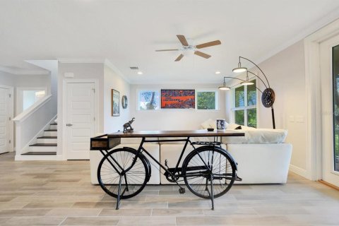 Villa ou maison à vendre à Tampa, Floride: 4 chambres, 209.87 m2 № 2388647 - photo 10