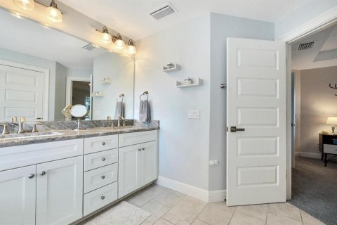 Villa ou maison à vendre à Tampa, Floride: 4 chambres, 209.87 m2 № 2388647 - photo 27